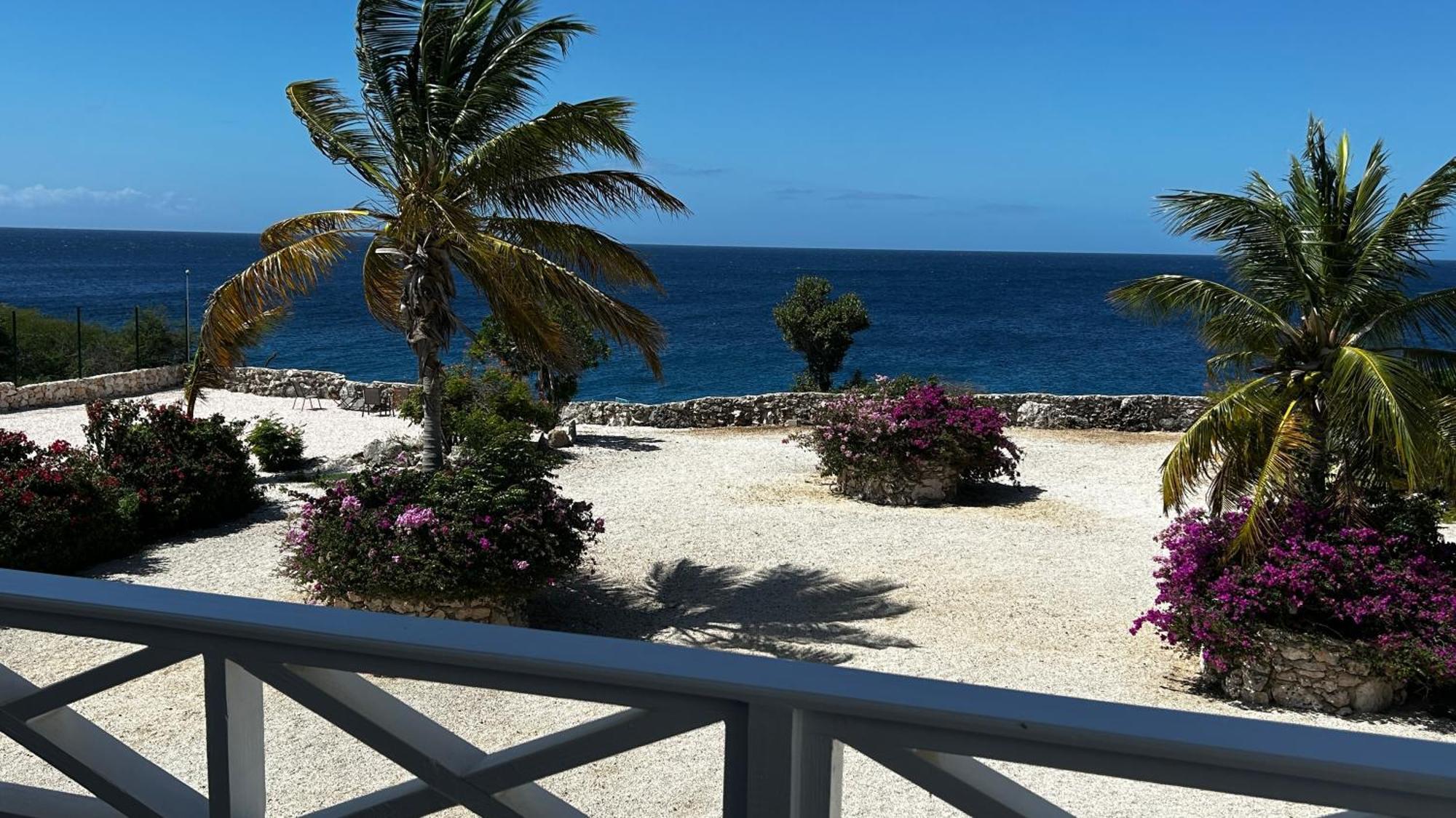 Marazul Dive Resort. 3 Bedroom Seafront House. Dive, Snorkel, Enjoy Amazing Sunsets Westpunt Екстериор снимка