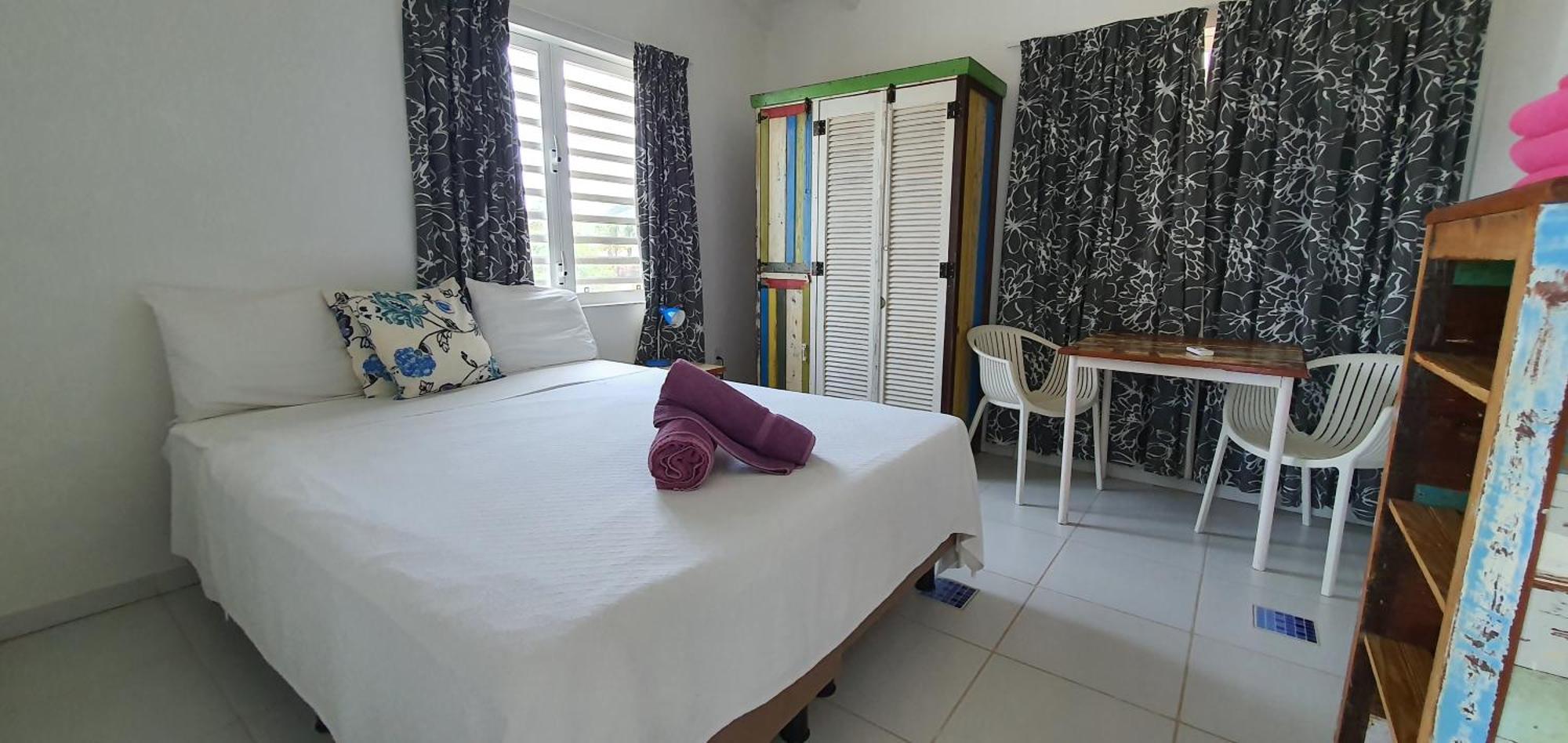 Marazul Dive Resort. 3 Bedroom Seafront House. Dive, Snorkel, Enjoy Amazing Sunsets Westpunt Екстериор снимка